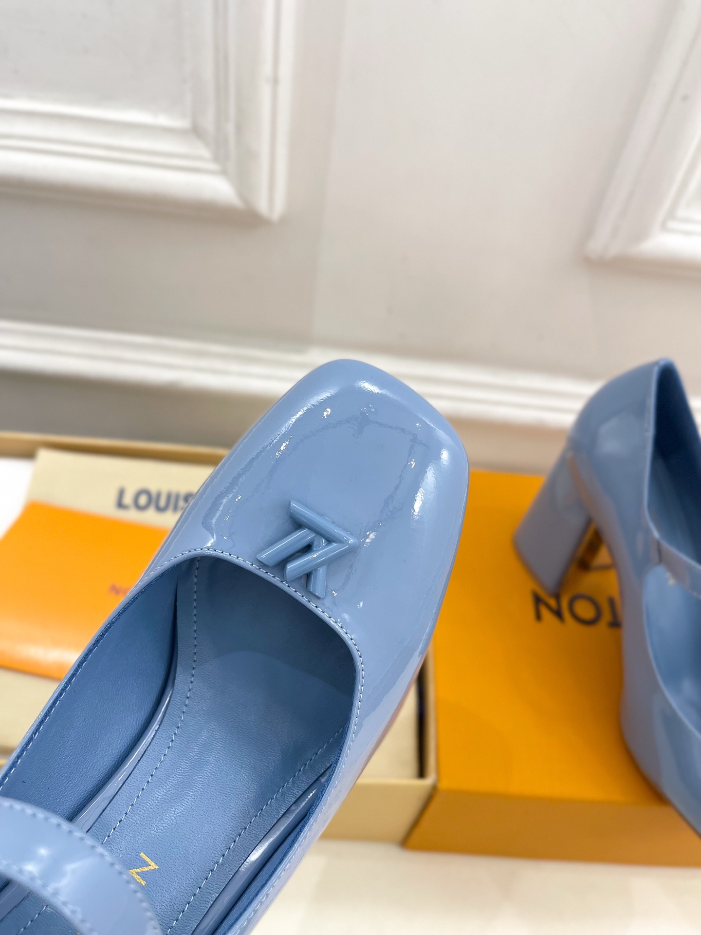 Women's high heels